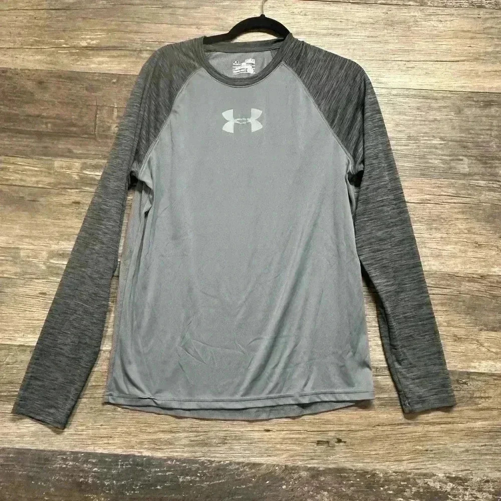 Under Armour Men's‎ Gray Long Sleeve Shirt